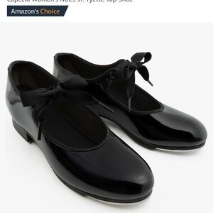 Like new size 8 wide tap shoes